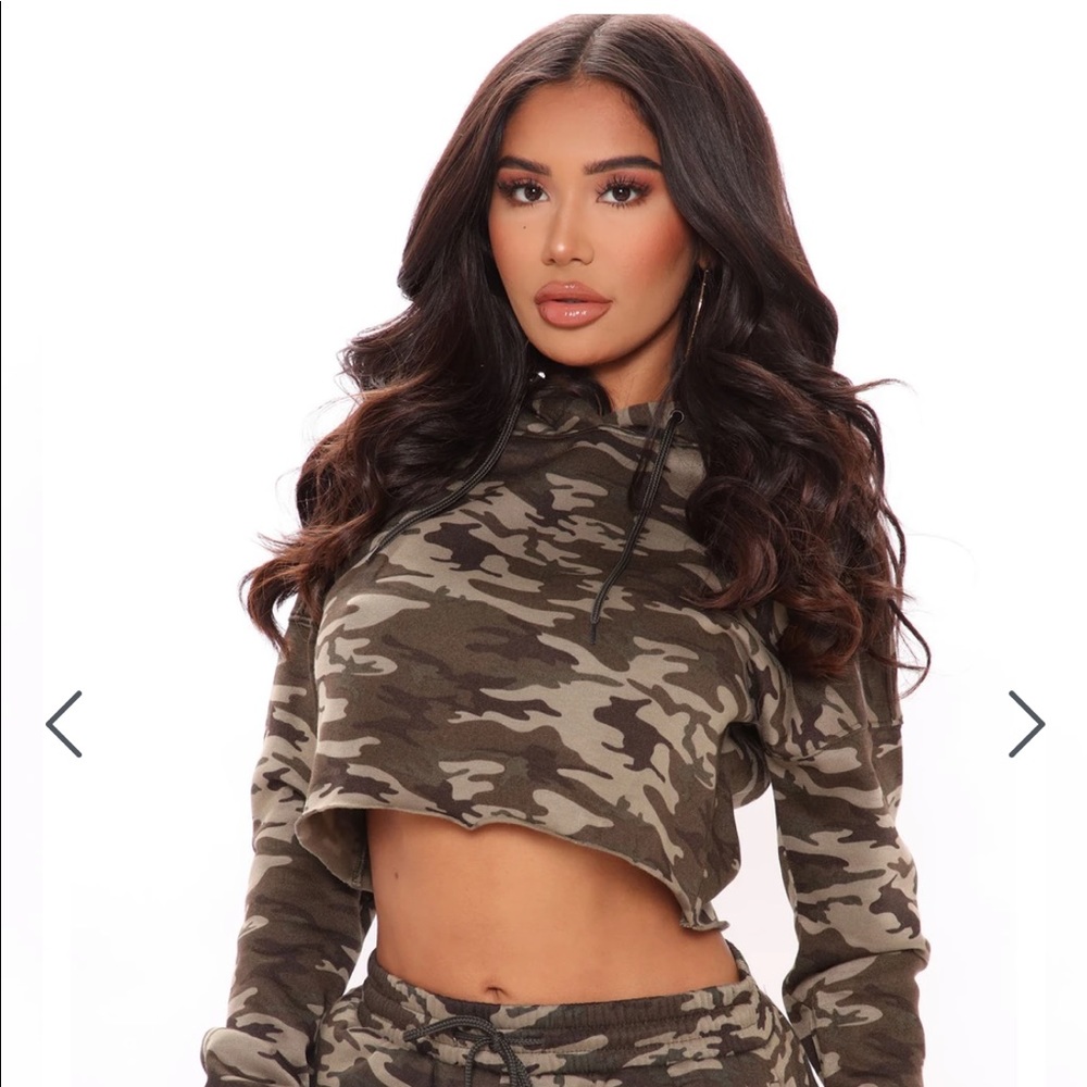 FASHION NOVA cropped heart camo sweater